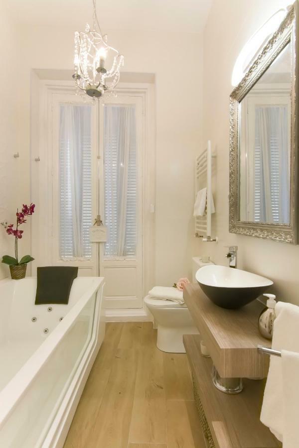 Sol Luxury Suites Мадрид Екстериор снимка