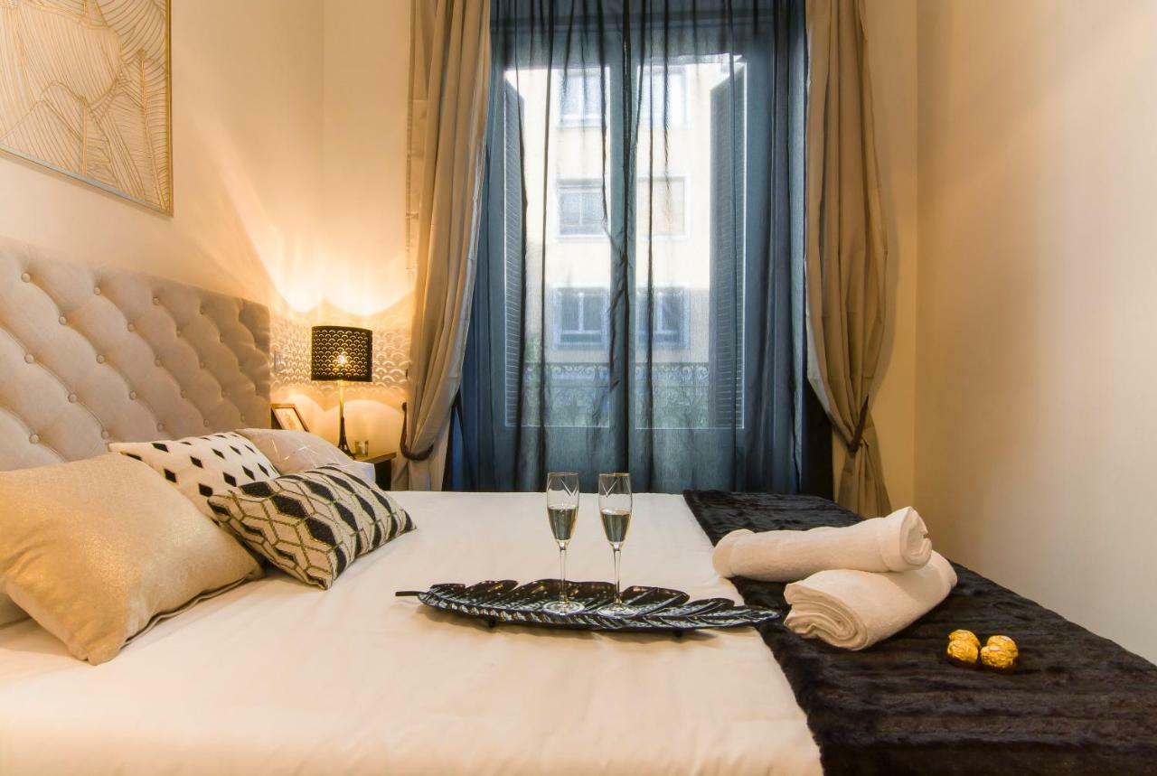 Sol Luxury Suites Мадрид Екстериор снимка