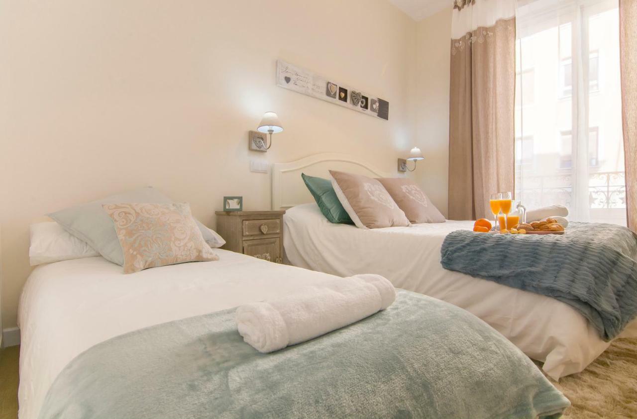 Sol Luxury Suites Мадрид Екстериор снимка