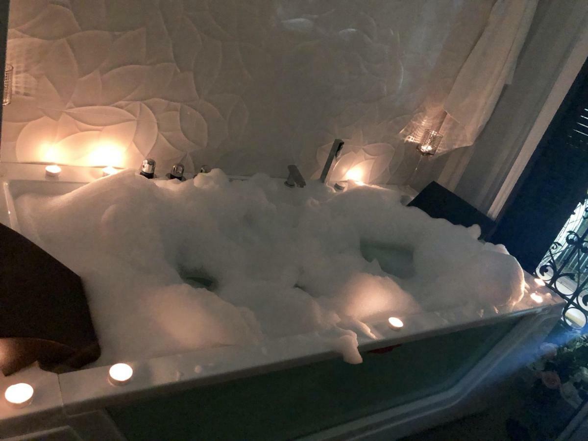 Sol Luxury Suites Мадрид Екстериор снимка