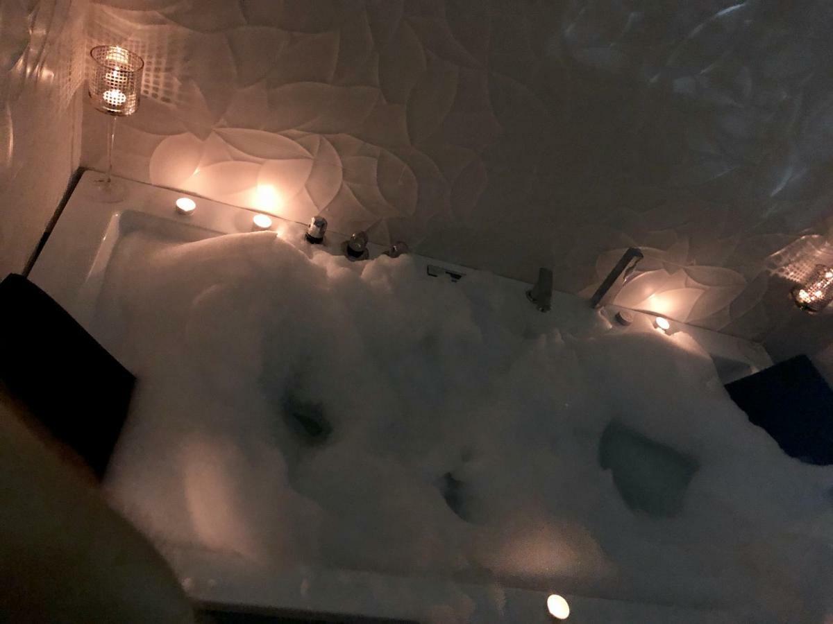 Sol Luxury Suites Мадрид Екстериор снимка